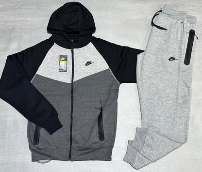 Nike Tech Fleece