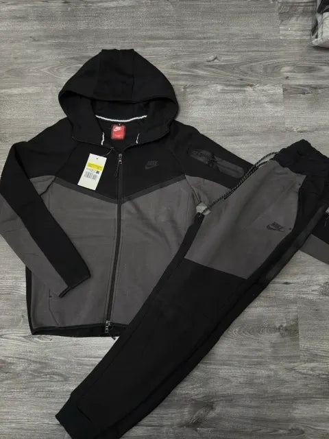 Nike Tech Fleece