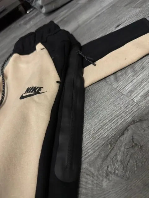Nike Tech Fleece