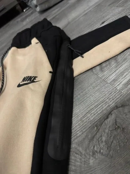 Nike Tech Fleece